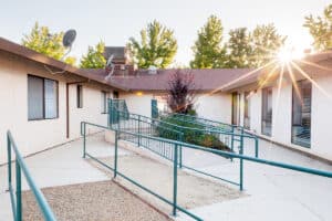 The courtyard at Lincoln Meadows